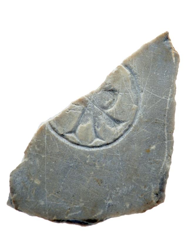 Fragment de marbre : chrisme