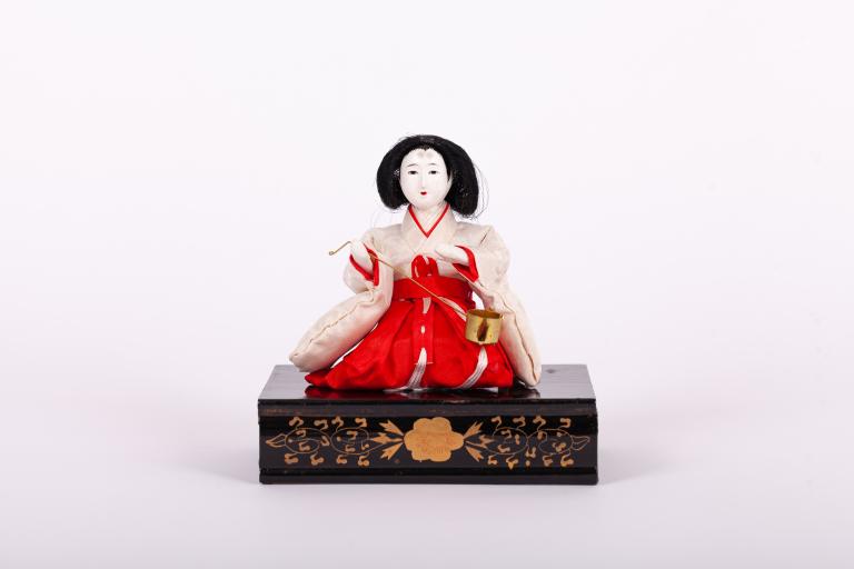 San-nin kanjo (三人官女)