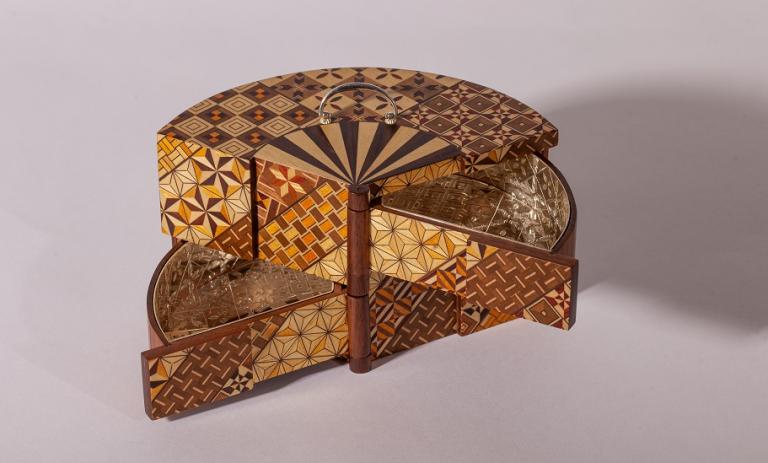 扇子 (titre en kanji) #Sensu (translittération) #Eventail (traduction)