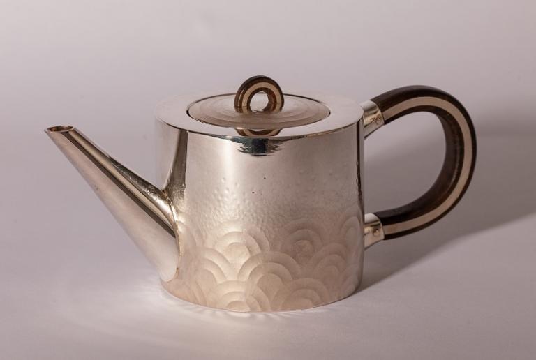 青海波 (titre en kanji) #Seigaiha (translittération) #Vagues (traduction)