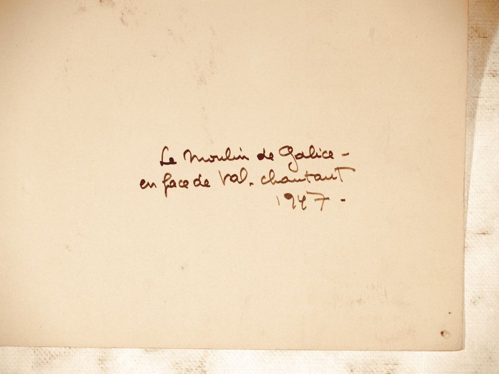 Le Moulin de Galice en face de Val Chantant