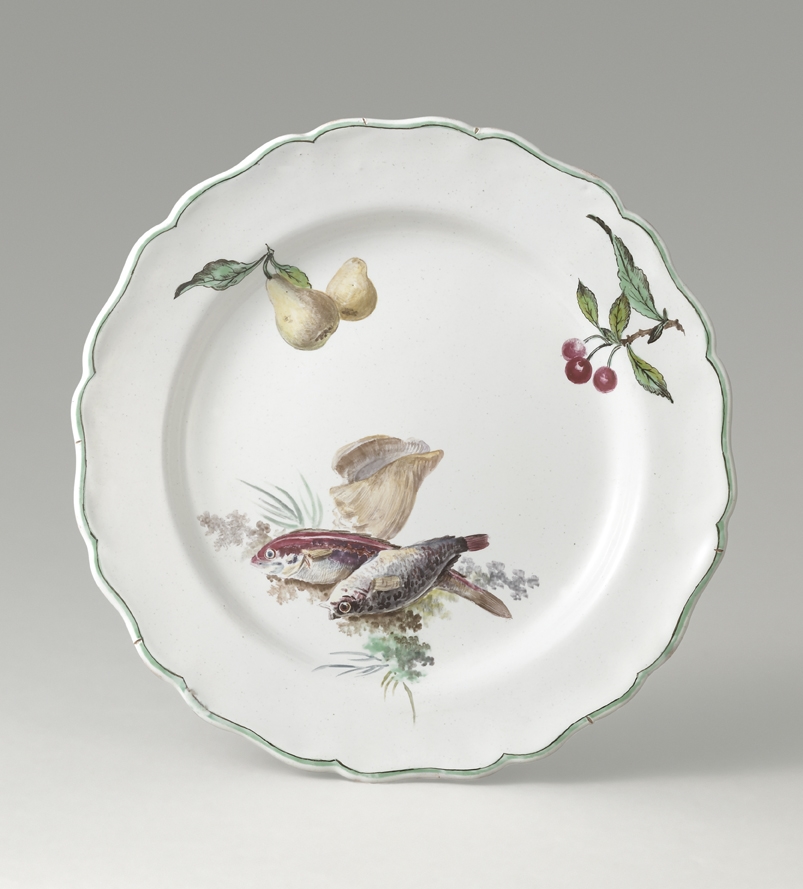 Assiette circulaire à bord lobé