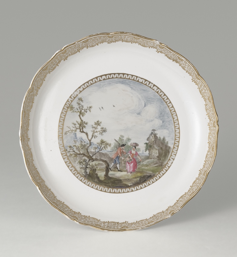 Assiette creuse à bord découpé