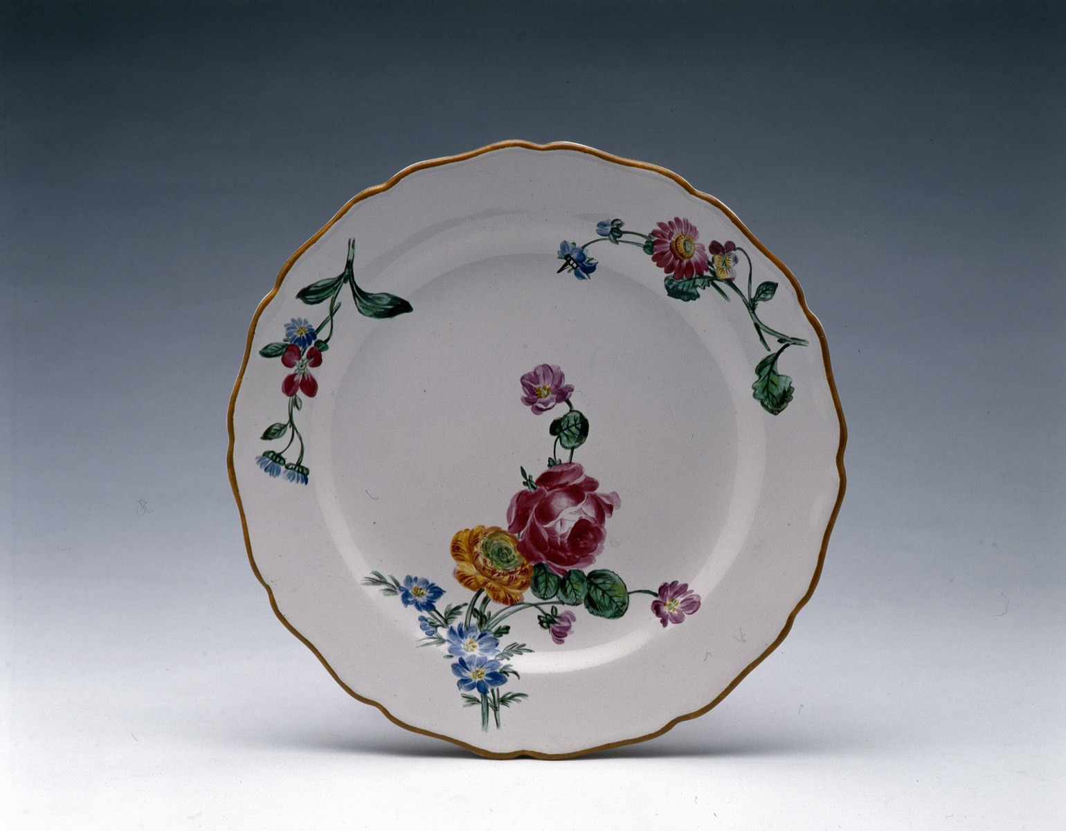 Assiette à décor floral