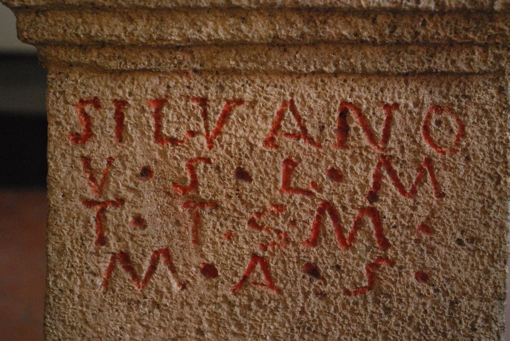 Autel votif au dieu Silvain