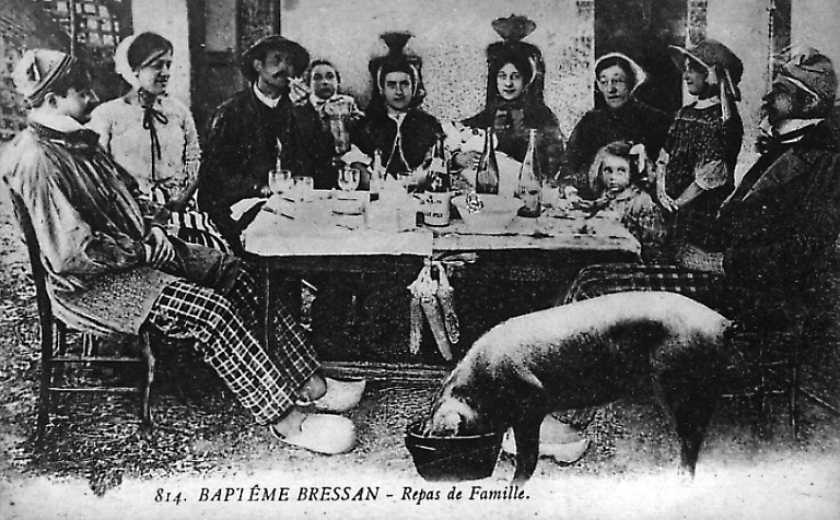 Baptême bressan. Repas de famille