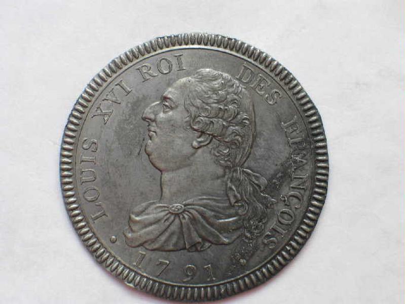 Buste de Louis XVI au manteau