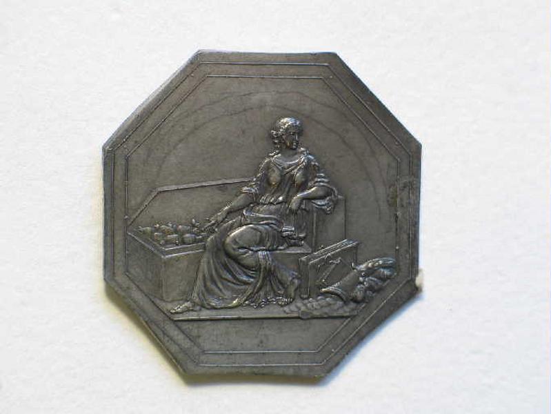 Femme assise près d'un coffre (avers)