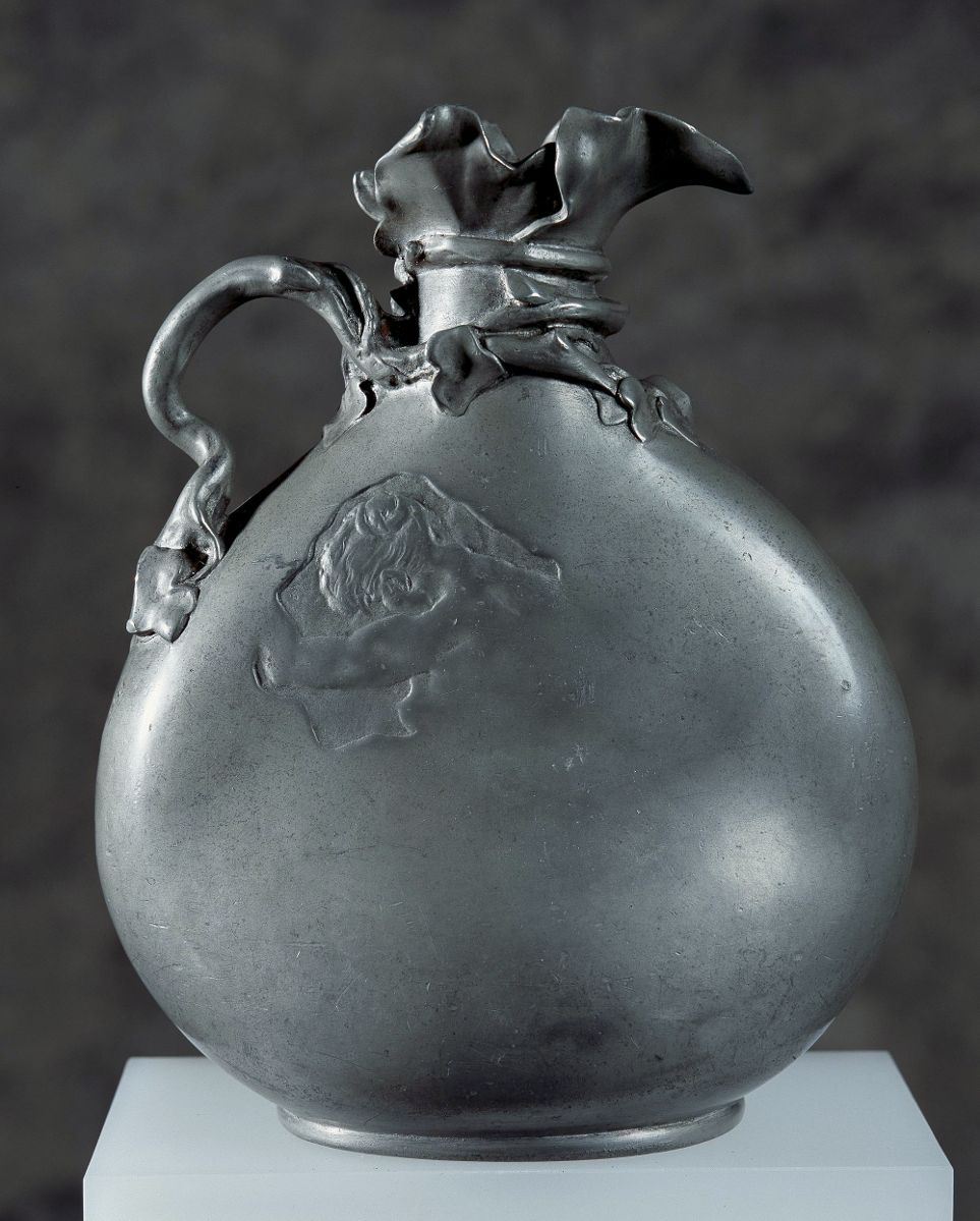 Cruche aux deux profils