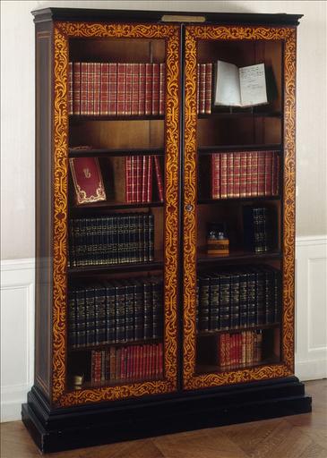Bibliothèque en marqueterie ayant appartenu à Balzac