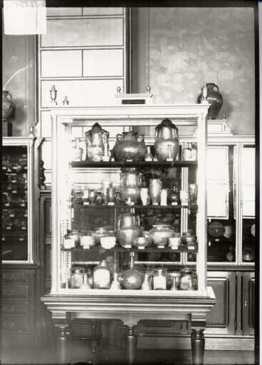 Musée des antiquités nationales. Premier étage. Salle XV. (Céramique ornée, verrerie et bronze émaillé. II. Verrerie). Détail de la vitrine 26