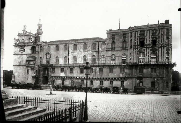 Château de Saint-Germain-en-Laye. Vue de la façade ouest pendant la restauration d'Eugène Millet (1862-1878)