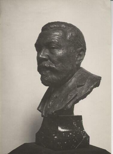 Portrait d'archéologue. Buste sculpté de Léon Henri-Martin (1869-1927). Vue de trois-quarts gauche d'un tirage bronze patiné