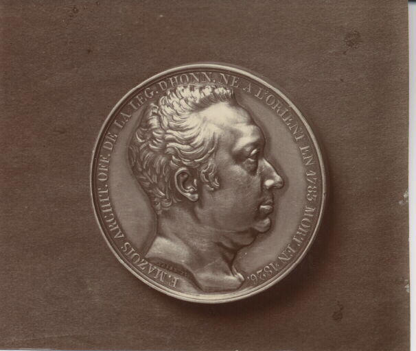 Portrait d'archéologue. François Mazois (1783-1826). Portrait en médaille (profil droit)