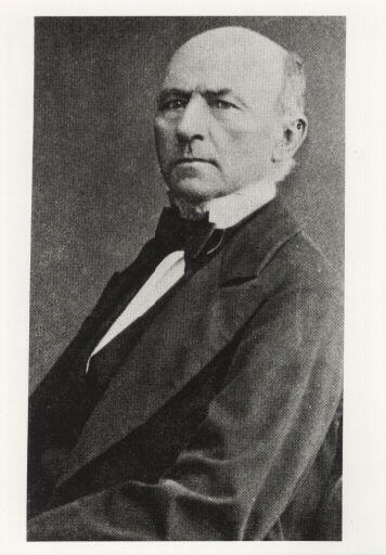 Portrait d'archéologue. Portrait de Paul Millot assis de trois-quarts gauche