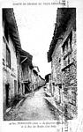 COMITE DE DEFENSE DU VIEUX PEROUGES (en haut) ; 40 bis. PEROUGES (Ain) - Le Quartier de la Brèche / et la Rue des Rondes (côté Sud)