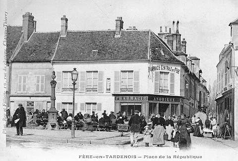 FERE-EN-TARDENOIS - PLACE DE LA REPUBLIQUE