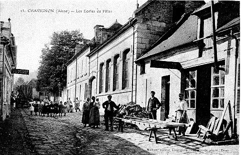 15 CHAVIGNON (AISNE) - LES ECOLES DE FILLES