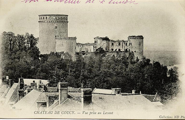 12 CHATEAU DE COUCY - VUE PRISE AU LEVANT