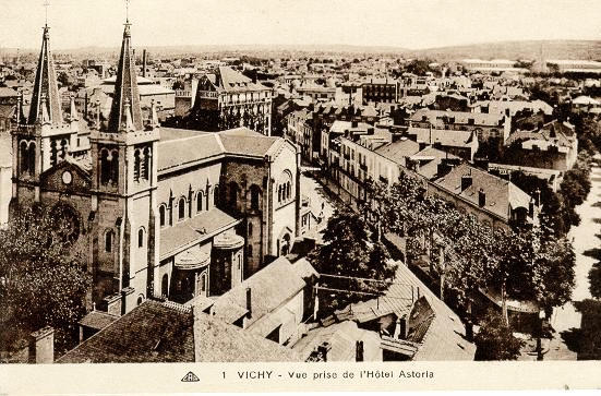 1 VICHY - VUE PRISE DE L'HOTEL ASTORIA