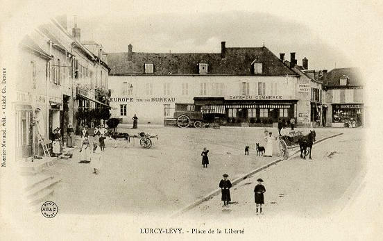 LURCY-LEVIS - PLACE DE LA LIBERTE