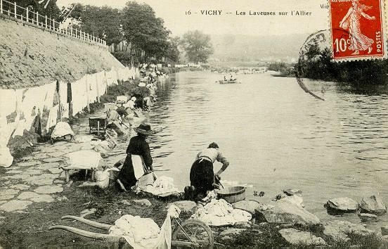 16 VICHY - LES LAVEUSES SUR L'ALLIER