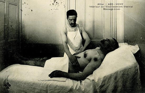 ALLIER - 488 VICHY - INTERIEUR DE L'ETABLISSEMENT THERMAL - MASSAGE A SEC