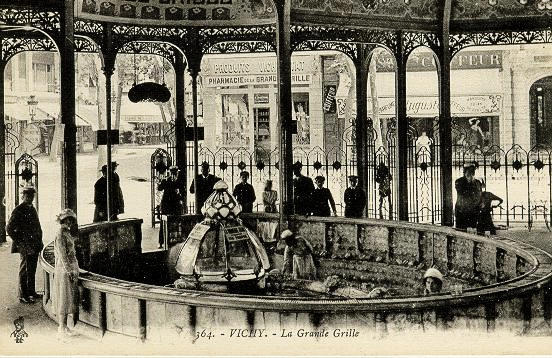 364 VICHY - LA GRANDE GRILLE