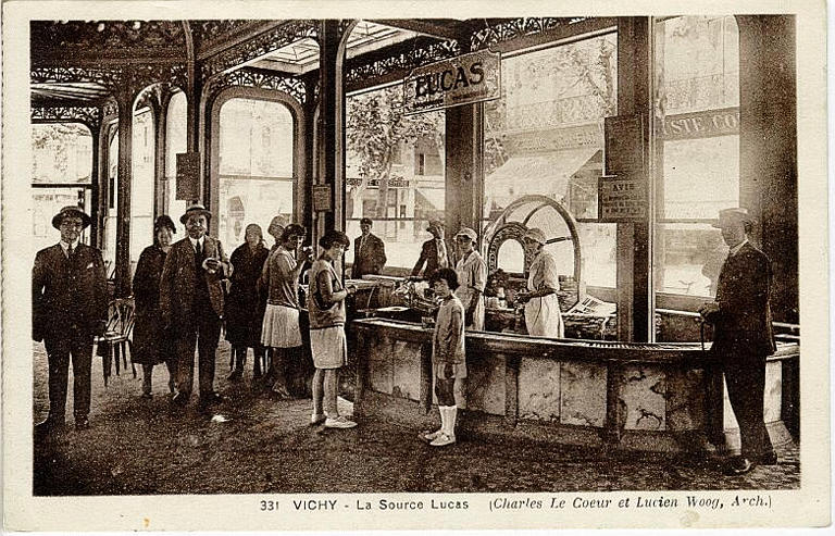 331 VICHY - LA SOURCE LUCAS (CHARLES LE COUR ET LUCIEN WOOG, ARCH.)
