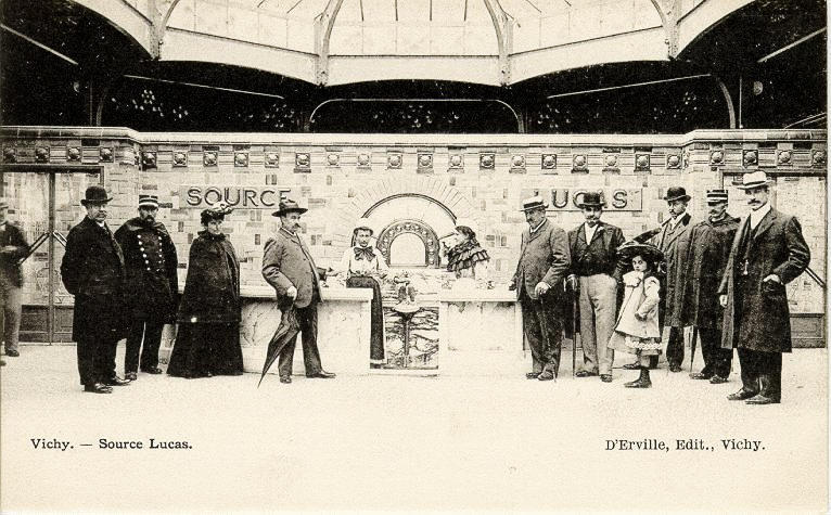 VICHY - SOURCE LUCAS