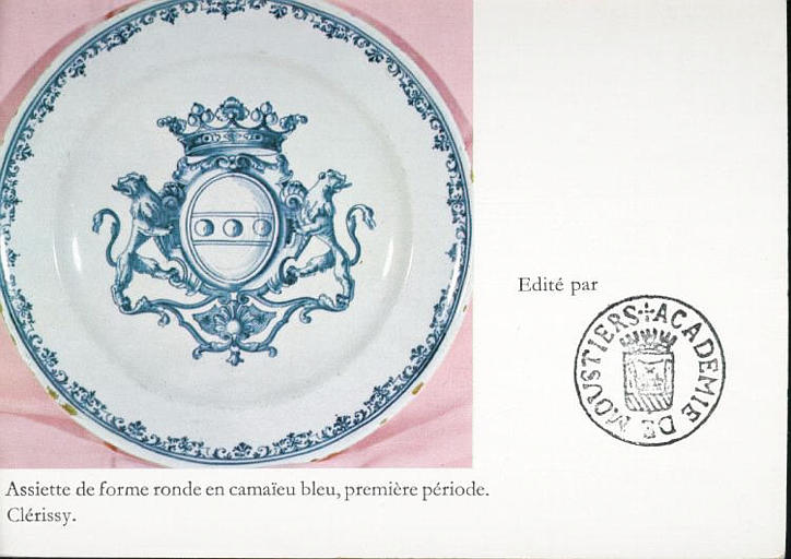 ASSIETTE DE FORME RONDE EN CAMAÏEU BLEU, PREMIERE PERIODE. CLERISSY