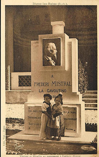 DIGNE-LES-BAINS (B.-A.) - VINCENT ET MIREILLE AU MONUMENT A FREDERIC MISTRAL