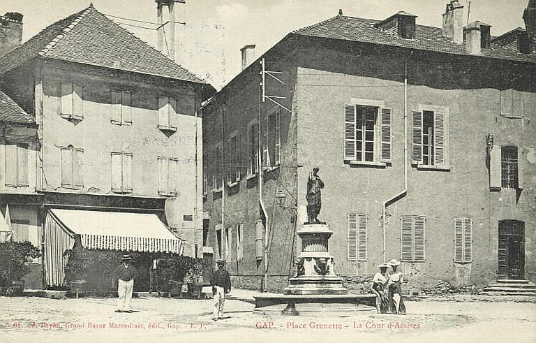 61 GAP - PLACE GRENETTE - LA COUR D'ASSISES