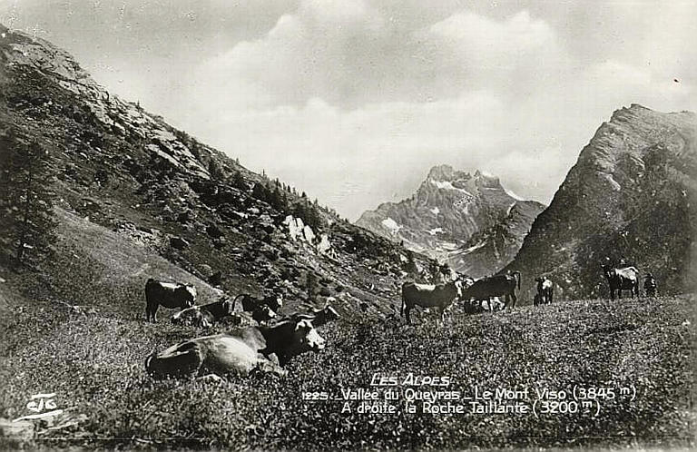 LES ALPES. 1225 - VALLEE DU QUEYRAS - LE MONT VISO (3845 M) A DROITE, LA ROCHE TAILLANTE (3200 M)
