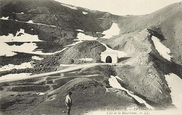 600 LE DAUPHINE - LE TUNNEL DU GALIBIER. CÔTE DE LA MAURIENNE