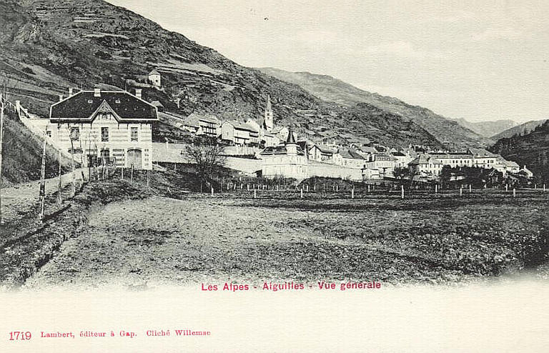 1719 LES ALPES -AIGUILLES - VUE GENERALE