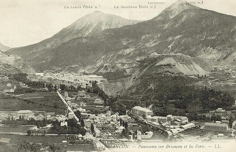4. BRIANÇON - PANORAMA SUR BRIANÇON ET LES FORTS