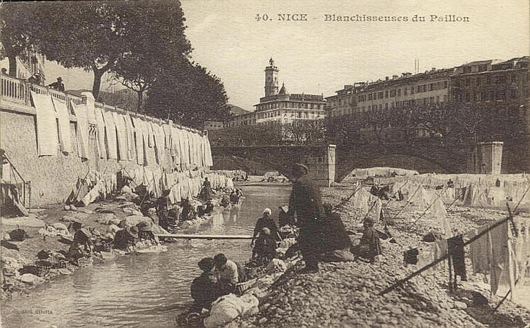 40. NICE - BLANCHISSEUSES DU PAILLON