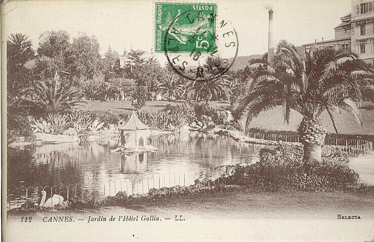112. CANNES - JARDIN DE L'HOTEL GALLIA