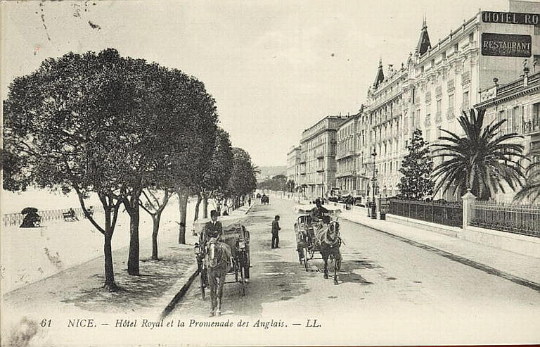 61. NICE - HOTEL ROYAL ET PROMENADE DES ANGLAIS