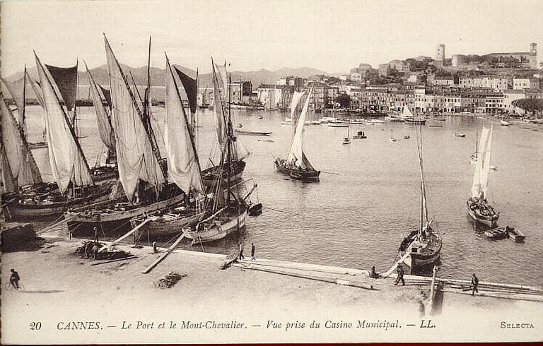 20 CANNES - LE PORT ET LE MONT-CHEVALIER - VUE PRISE DU CASINO MUNICIPAL