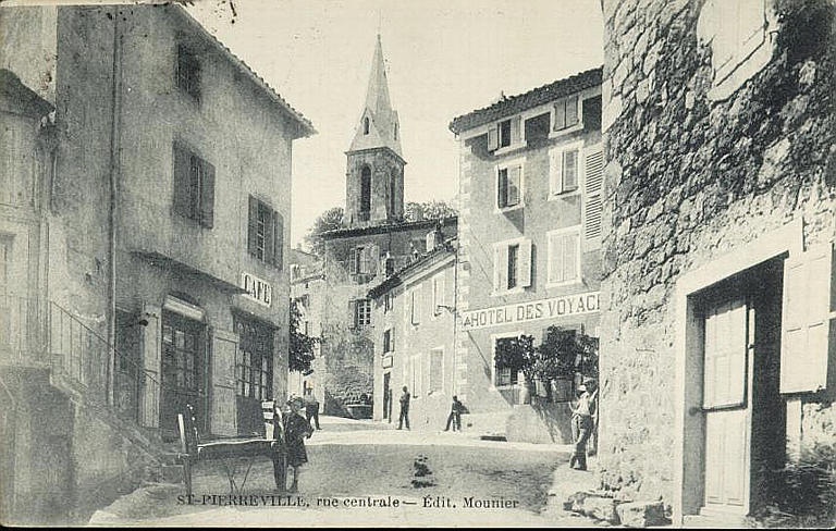 SAINT-PIERREVILLE, RUE CENTRALE