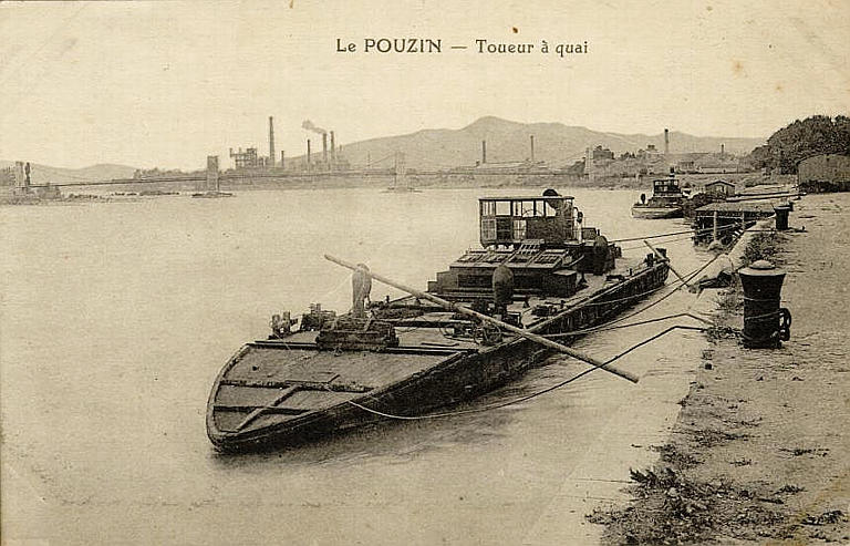 Le POUZIN - Toueur à quai