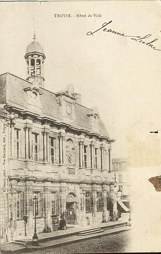 TROYES. - Hôtel de Ville