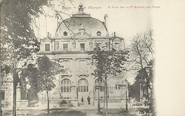 TROYES. - Caisse d'Epargne (caractères rouges)