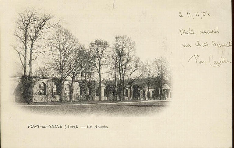 PONT-sur-SEINE. - Les Arcades