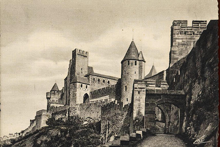 LL. 27 - CARCASSONNE - La Cité. Les Avant-portes de l'Aude