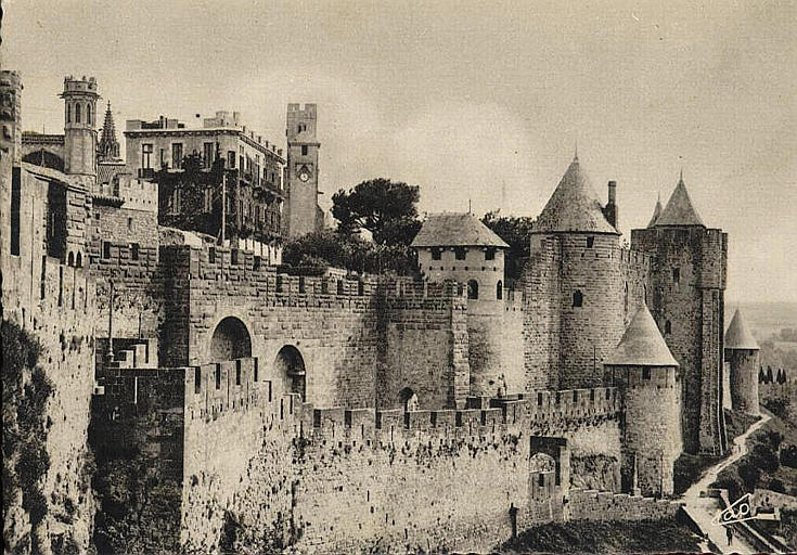 LL. 106 - CARCASSONNE - La Cité. ensemble de la Porte de l'Aude
