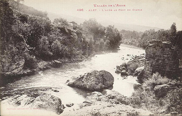 VALLEE DE L'AUDE / 496. - ALET. - L'AUDE AU PONT DU DIABLE (caractères rouges)