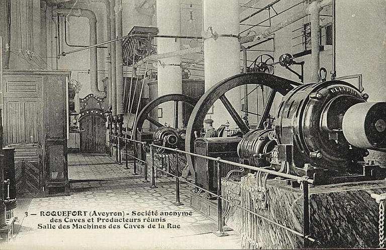3 - ROQUEFORT (AVEYRON) - SOCIETE ANONYME DES CAVES ET PRODUCTEURS REUNIS - SALLE DES MACHINES DES CAVES DE LA RUE